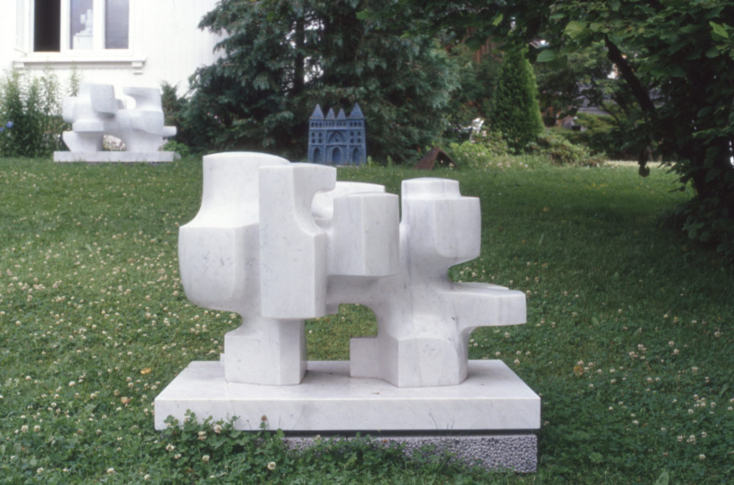 Skulptur av hvit marmor Ervin Løffler